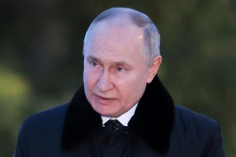 Russlands Präsident Putin nutzt das Gedenken an die Verbrechen Nazi-Deutschlands bei der Leningrad-Blockade für eine Tirade gegen die NATO-Staaten.
