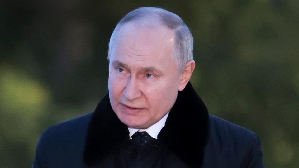 Russlands Präsident Putin nutzt das Gedenken an die Verbrechen Nazi-Deutschlands bei der Leningrad-Blockade für eine Tirade gegen die NATO-Staaten.