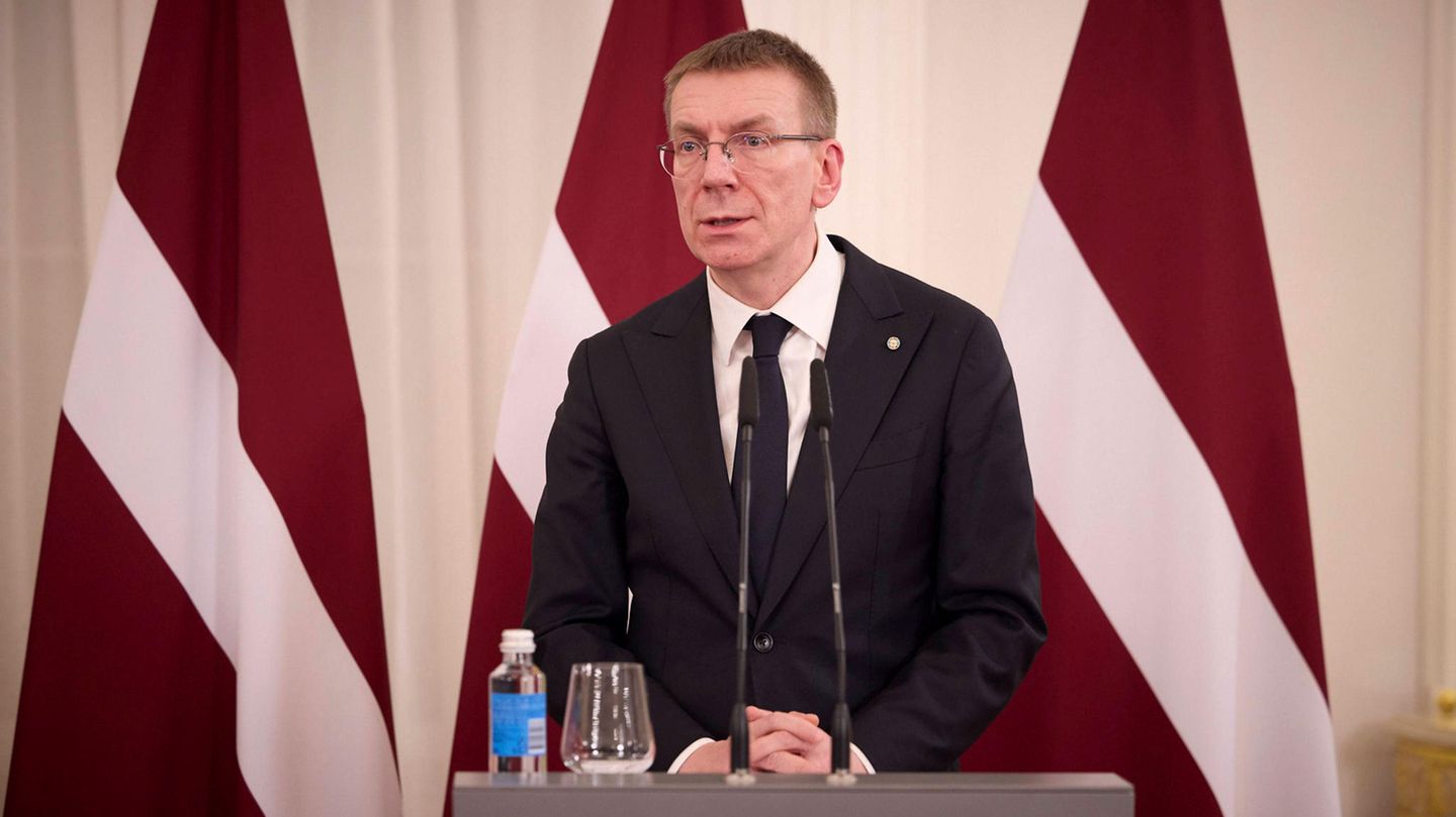 Latvia threatens to forcibly deport Russian citizens – Putin is angry