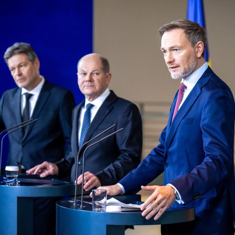 Die Ampel-Partner Habeck (l.), Scholz und Lindner bei einem Pressestatement zur Einigung für den Bundeshaushalt 2024