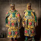 Zwei Männer in ihren Gewändern