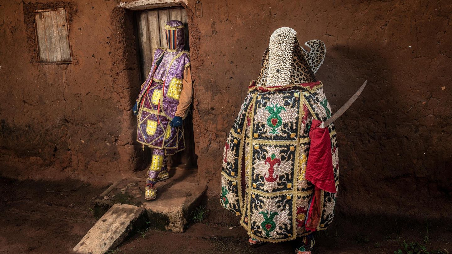 Ohne Hexerei: Voodoo lebt: Keine Puppe, kein Fluch, sondern eine uralte Religion. Eine bunte Reise durch Benin