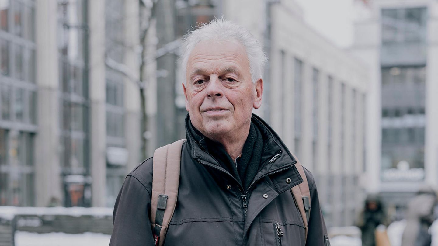 Bruno Böhm, 71 Jahre: "Ich bin komplett mit Kleidung von hier angezogen. Die Verkäuferinnen wussten immer genau, was mir passt. Wo soll ich jetzt hin? Es ist auch schlimm für die alten Menschen aus der Region. Die gehen hier in der Umgebung zum Arzt, dann zu Karstadt und hinterher ins Café. Wo sollen die jetzt hin?"