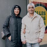 Shakiba Habibi, 31, mit ihrem Mann Azizolah Habibi, 39: "Wir haben hier immer gern eingekauft. Wenn Karstadt geschlossen ist, wird das schlecht sein für die Läden drumherum. So etwas wie dieses Kaufhaus gibt es in der Innenstadt nicht nochmal, das wird fehlen."
