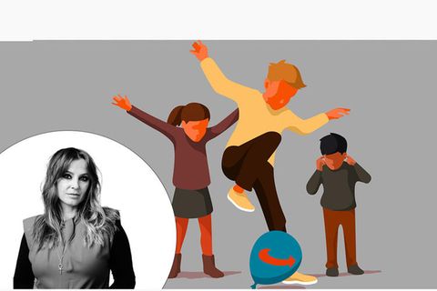 Eine Illustration auf der bunte Kinder mit einem Luftballon spielen, der Hintergrund ist grau.