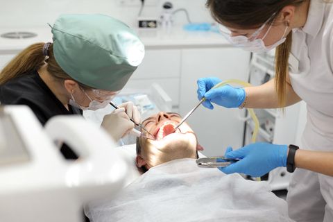 Das sind ausgezeichnete Ärzte im Bereich Paradontologie 