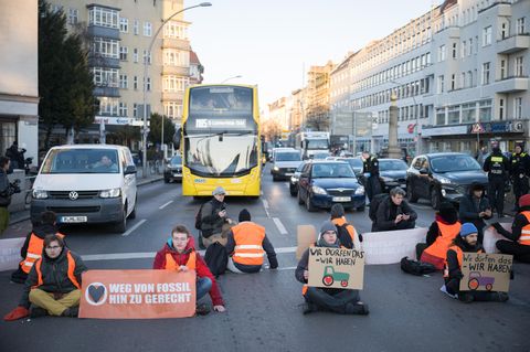 Zwei Jahre lang klebten sich Aktivistinnen und Aktivisten der Letzten Generation auf den Straßen Deutschlands fest