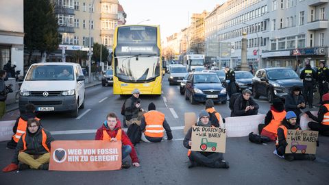 Zwei Jahre lang klebten sich Aktivistinnen und Aktivisten der Letzten Generation auf den Straßen Deutschlands fest