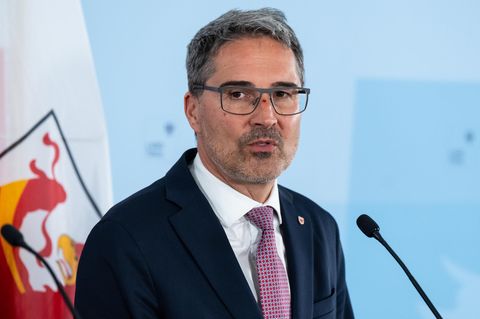 Arno Kompatscher, Landeshauptmann von Südtirol, weist Vorwürfe wegen seinem Mitte-Rechts-Bündnis zurück