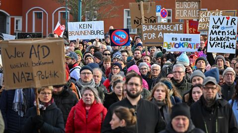 Teilnehmer der "Nie wieder ist jetzt!"-Demo am vergangenen Samstag in Frankfurt (Oder)