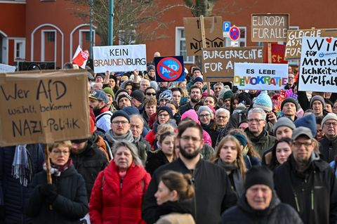 Teilnehmer der "Nie wieder ist jetzt!"-Demo am vergangenen Samstag in Frankfurt (Oder)
