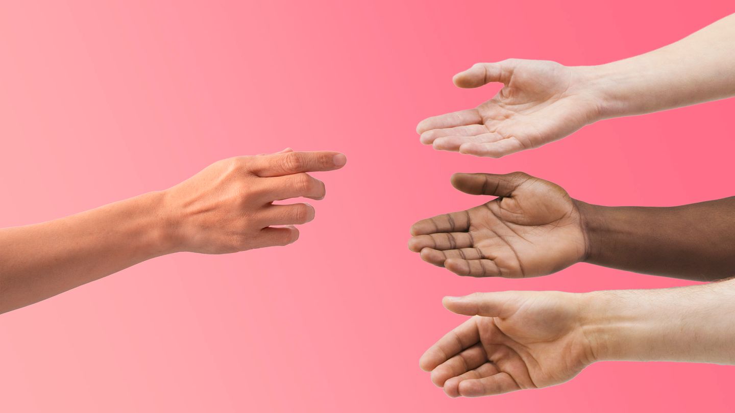 Siezen oder Duzen Einer Hand strecken sich mehrere zur Begrüßung entgegen