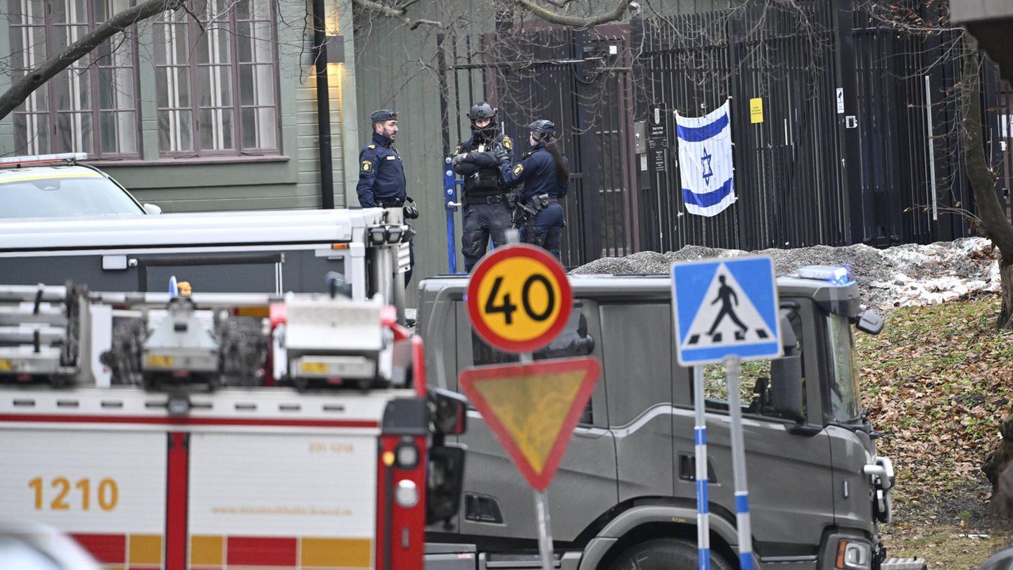 Auf dem Grundstück von Israels Botschaft in Stockholm wurde ein "scharfes" Objekt gefunden