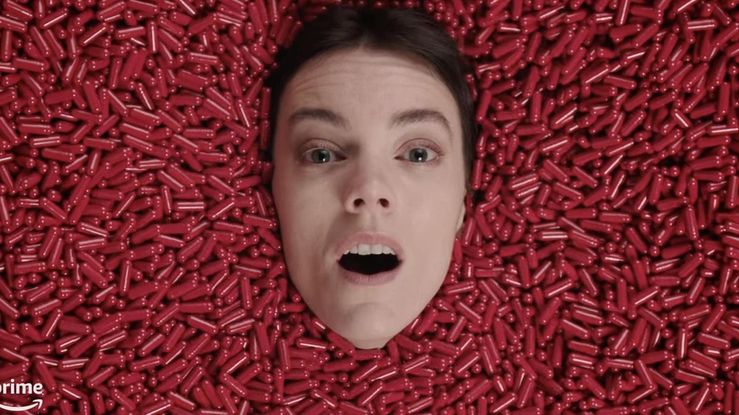 Die rote Königin  Antonia Scott ist mit einem IQ von 242 die schlauste Person der Welt und wurde deswegen zur "Roten Königin" ernannt, zum Kopf eines geheimen, europaweiten Polizei-Projektes. Als der Sohn eines reichen und mächtigen Bankiers tot aufgefunden und die Erbin des reichsten Mannes von Spanien entführt wird, kann nur sie den Fall lösen. Dafür tut sie sich mit dem Polizist Jon Gutiérrez zusammen. Die spanische Thrillerserie beruht auf den Thriller-Romanen der roten-Königin-Reihe von Juan Gómez-Jurado.  "Die rote Königin" erscheint am 29. Februar auf Amazon Prime Video.   Weitere Highlights in Woche 4:  22. Februar: "Meet Joe Black"  23. Februar: "Jenny Slate: Seasoned Professional"  23. Februar: "Soltos em Floripa" (Staffel 4)  23. Februar: "The Second Best Hospital in The Galaxy" (Staffel 1)  24. Februar: Split"  25. Februar: "Meet Cute"  25. Februar: "Shameless" (Staffel 1 bis 11)  27. Februar: "Immenhof – Das große Versprechen"  27. Februar: "Last Looks"  28. Februar: "Control"  28. Februar: "The Nun"  28. Februar: "Blinded by the Light"