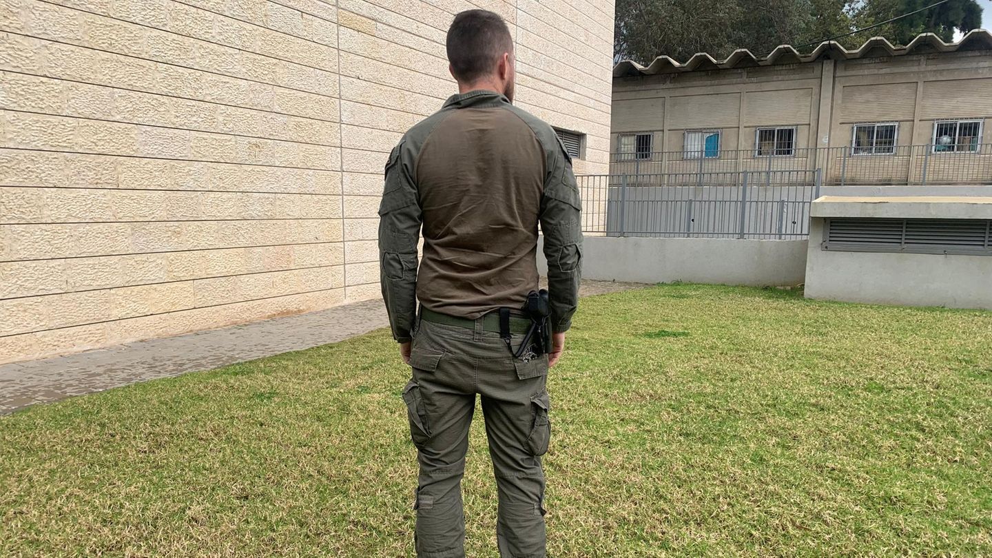 Between Gaza, war and family: An Israeli reservist tells the story