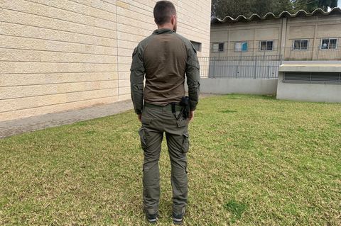 Der Reservist Ben in einer Armee-Basis in Tel Aviv. Der 35-Jährige möchte aus Sicherheitsgründen anonym bleiben