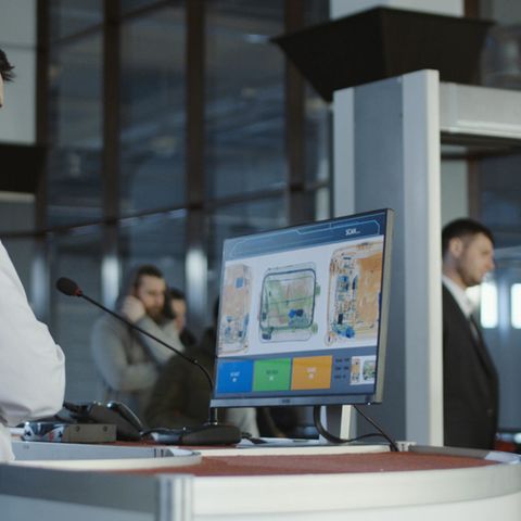 Das Flughafen-Sicherheitspersonal fordert bessere Bezahlung