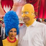 2017 erscheint Söder mit seiner Frau Karin als Homer und Marge Simpson, die bekannte, gelbe TV-Familie.