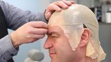 Markus Söder wird er in der Maske des Staatstheaters Nürnberg verkleidet und geschminkt