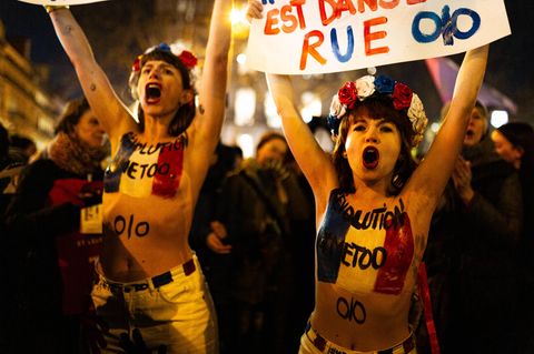 #metoo-Aktivistinnen demonstrieren in Frankreich