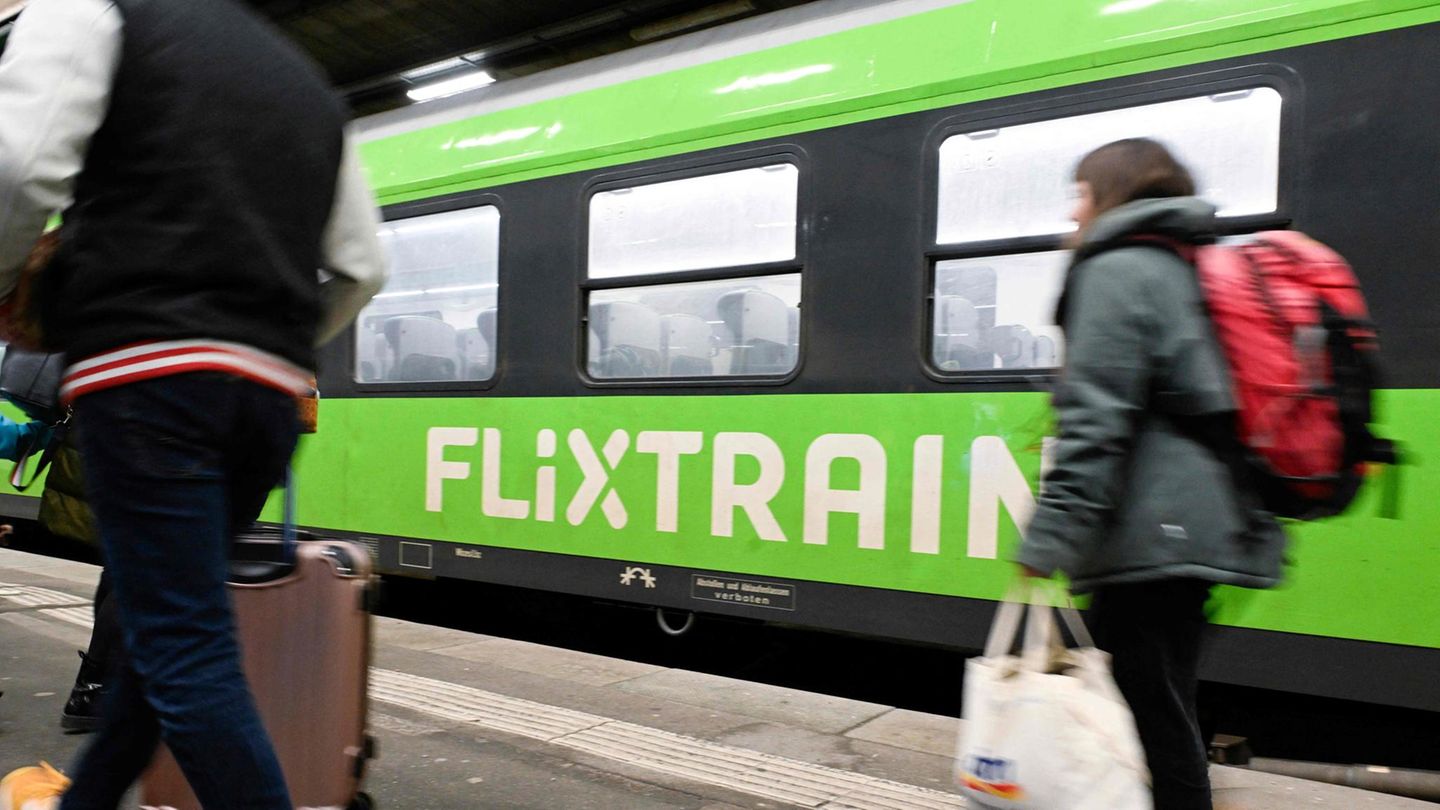 Waggon des privaten Fernzuganbieters Flixtrain