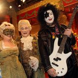 Fastnacht: Markus Söder (CSU, r) als Musiker der Band Kiss