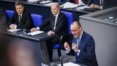 Unions-Fraktionschef Friedrich Merz spricht bei der Generaldebatte im Bundestag