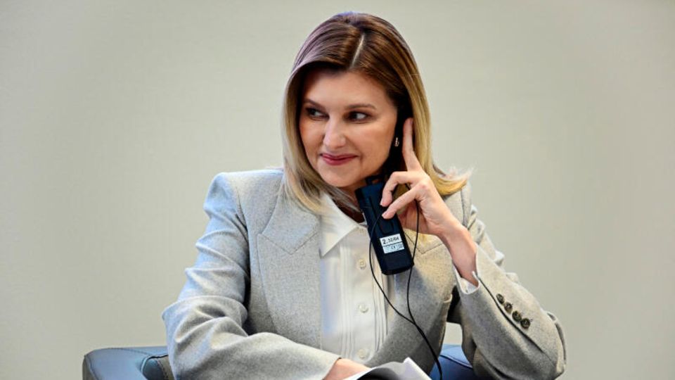 Olena Selenska: "Ein sehr emotionaler Besuch" – Ehefrau von Selenskyj besucht Kinderklinik in Berlin Olena Selenska: "Ein sehr emotionaler Besuch" – Ehefrau von Selenskyj besucht Kinderklinik in Berlin