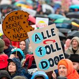 Die Proteste richten sich unter anderem gegen die AfD