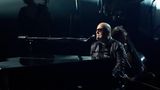 Billy Joel singt "Turn The Lights Back On". Die 74-jährige Musiklegende präsentierte am Sonntag bei den Grammy Awards 2024 ihren ersten neuen Popsong seit Jahrzehnten: