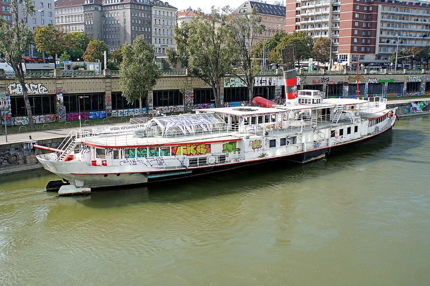 Johann Strauß (Schiff, Wien) Before Sunrise