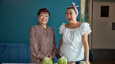Susan Choi (rechts) mit ihrer Mutter: Mama Choi
