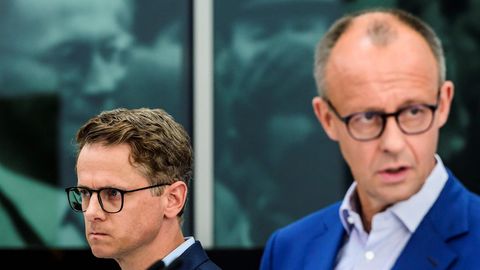 CDU-Generalsekretär Carsten Linnemann (l.) und Parteichef Friedrich Merz
