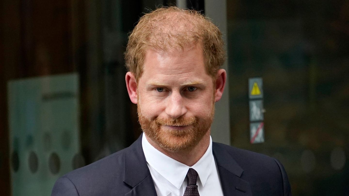 King Charles diagnosed with cancer: Prince Harry travels to Great Britain
