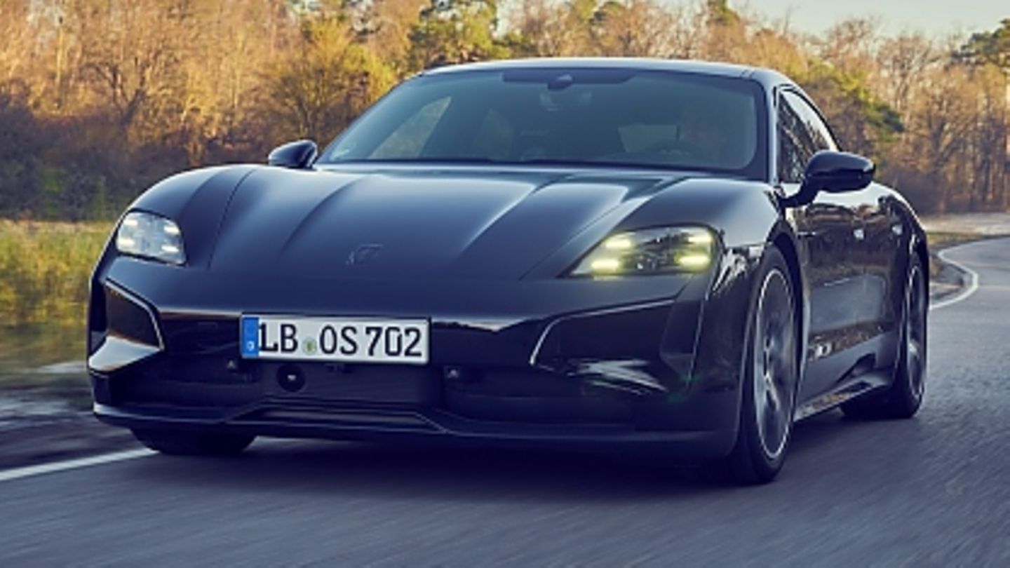 New introduction: Porsche Taycan facelift: faster, higher, further