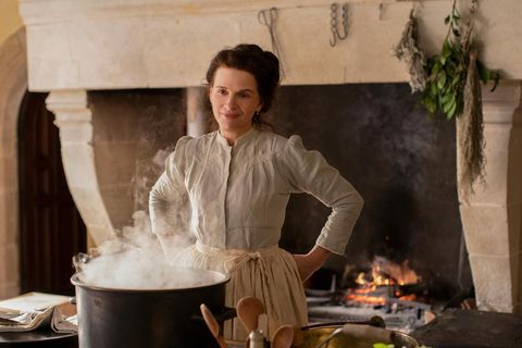 Filmtipp: Juliette Binoche vor einem Kochtopf