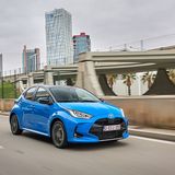 Nach 9,2 Sekunden erreicht der Toyota Yaris Hybrid 130 aus dem 
Stand 100 km/h