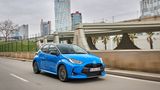 Nach 9,2 Sekunden erreicht der Toyota Yaris Hybrid 130 aus dem 
Stand 100 km/h