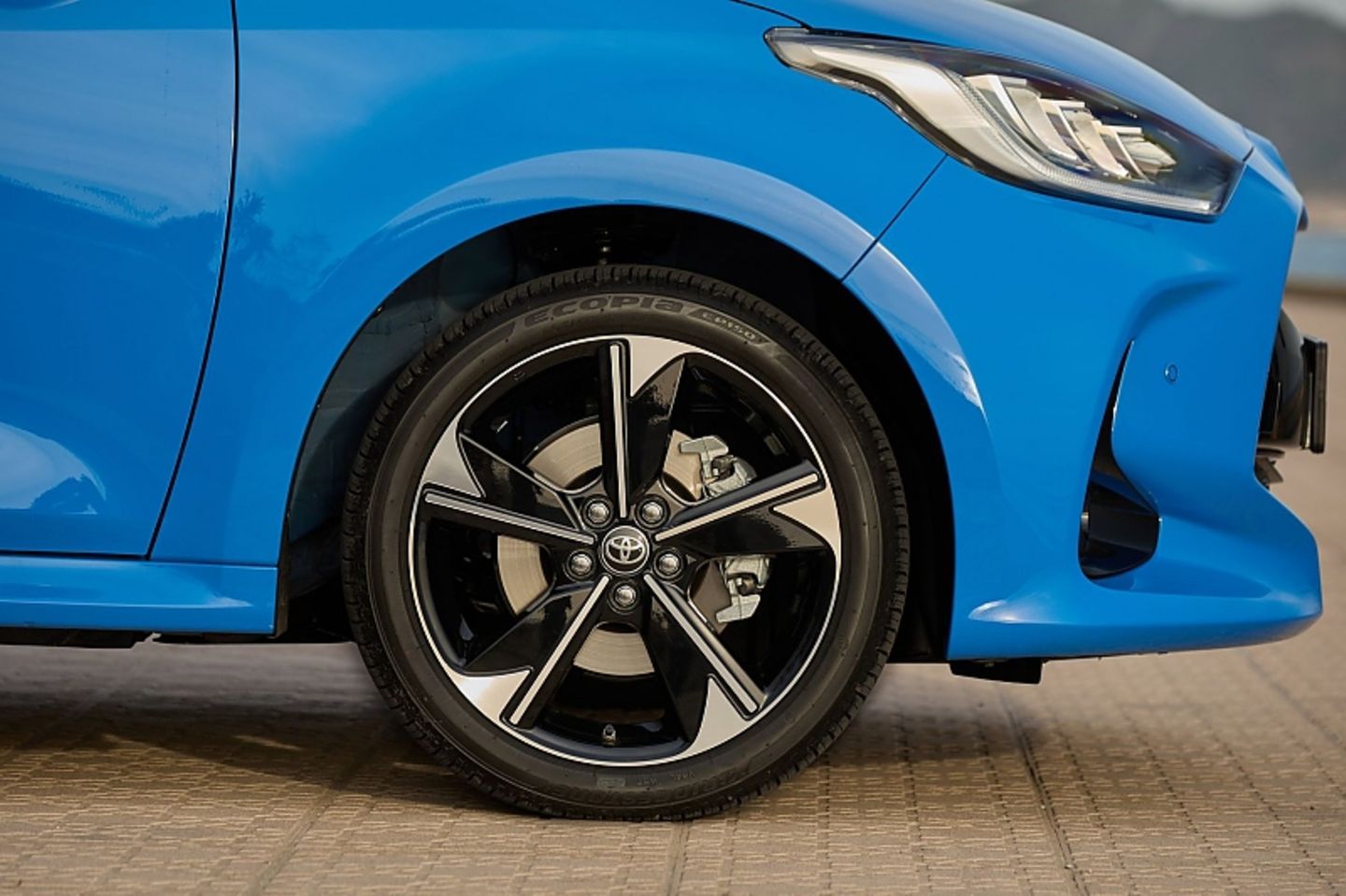 Toyota Yaris Hybrid 130