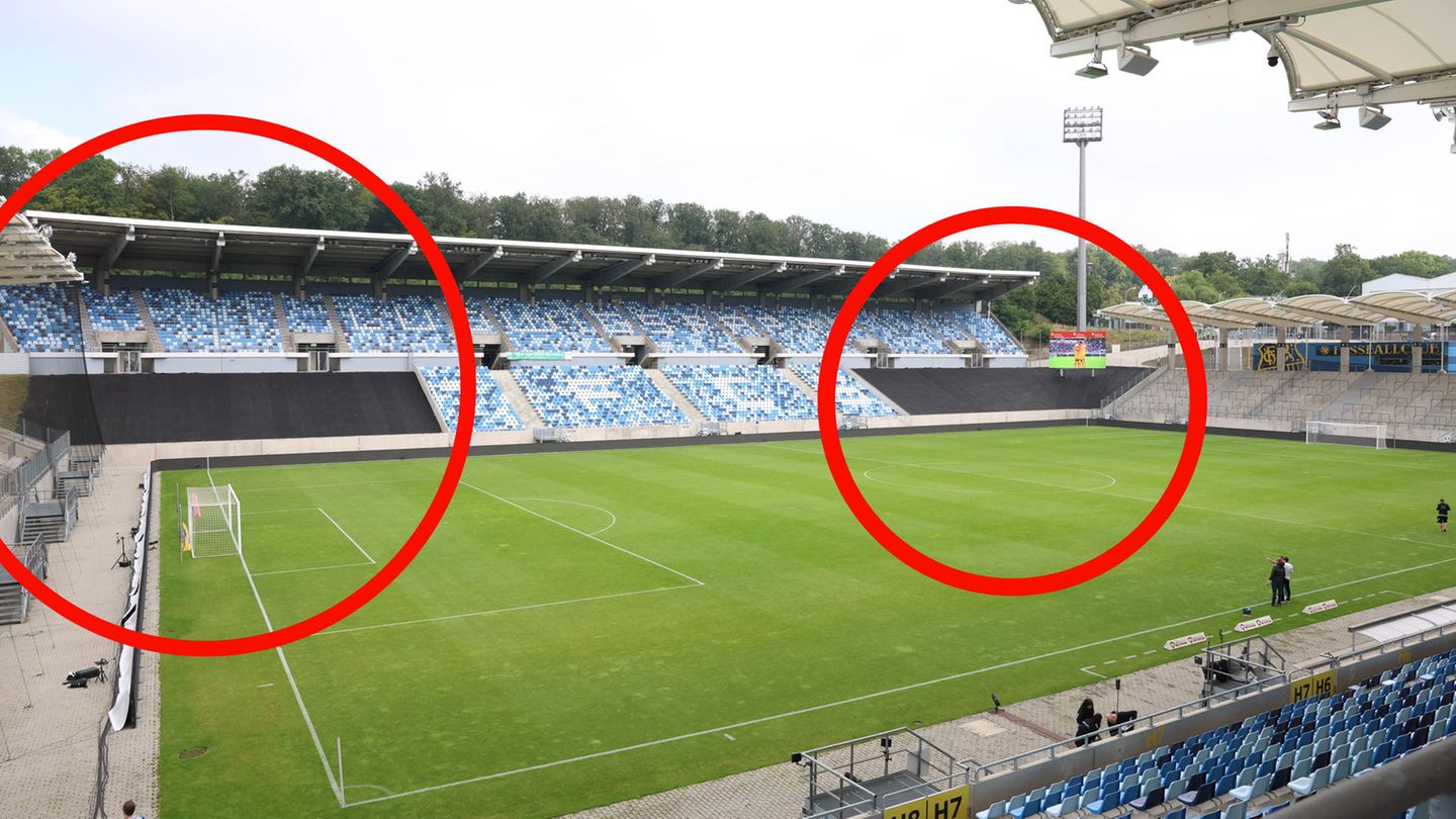 Tarpaulin on the Saarbrücken stadium grandstand: That’s what’s behind it