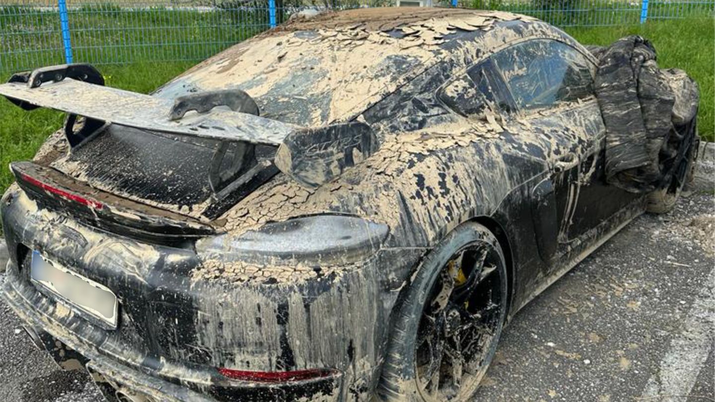 Porsche GT4 RS is supposed to drive again – but it was under water for 3 days