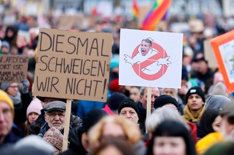 Demonstranten gegen rechts in Köln