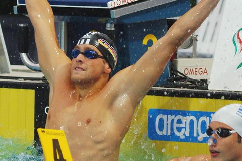 Helge Meeuw bei seinem Goldmedaillen-Gewinn im 50m Rückenschwimmen