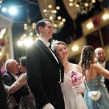 Das Jungdamen- und Jungherren-Komitee nahm am 66. Opernball in der Wiener Staatsoper teil. Insgesamt wurden rund 5000 Gäste erwartet.