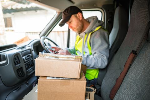 Paketboten haben einen anstrengenden Job