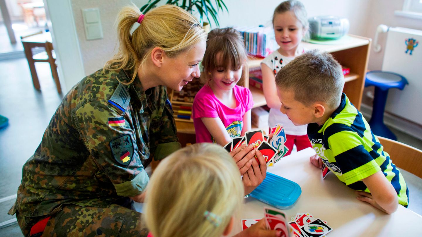 Wie familienfreundlich ist die Bundeswehr? Zwei Frauen berichten | STERN.de
