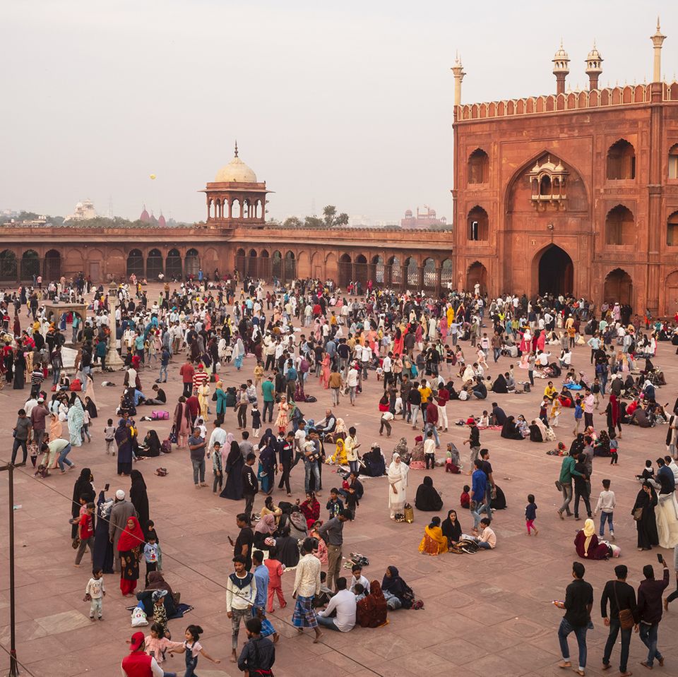  Blick in den Innenhof von "Jama Masjid" in der Hauptstadt Delhi, der größten Moschee des Landes. Ein Foto aus dem November 2022