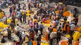 Der Blumenmarkt "Mullick Ghat" in Kolkata ist mehr als 130 Jahre alt, die Aufnahme stammt vom Januar 2023