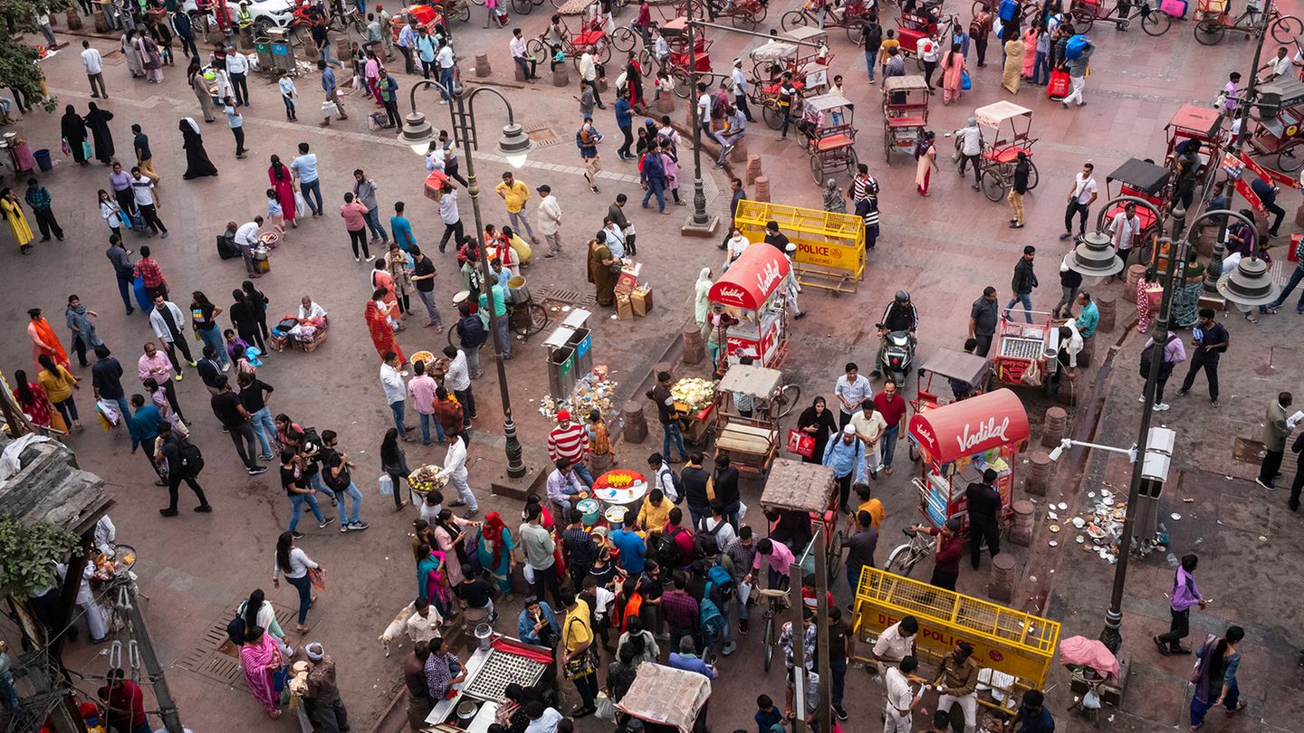 Das Einkaufsviertel "Chandni Chowk" liegt im Herzen der Altstadt von Delhi. Das Foto ist aus dem November 2022