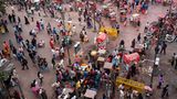 Das Einkaufsviertel "Chandni Chowk" liegt im Herzen der Altstadt von Delhi. Das Foto ist aus dem November 2022